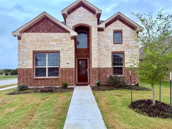 9901 Diamondhead Dr, Fort Worth, TX 76179