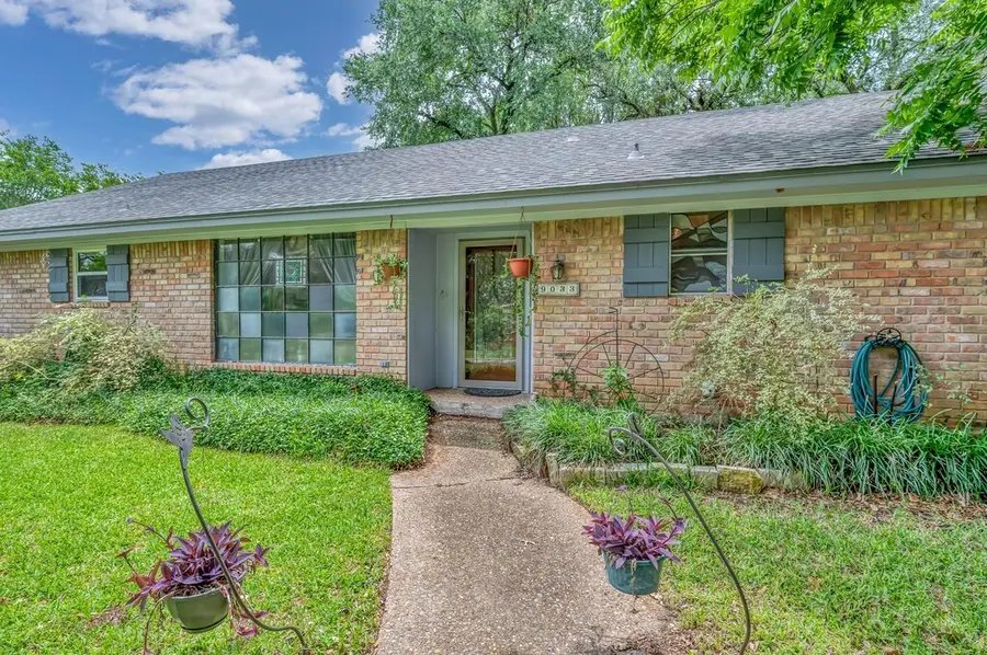 9033 Cherry Creek Place, Woodway, TX 76712 - #2