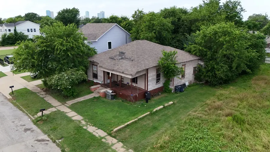 1713 E Tucker Street, Fort Worth, TX 76104 - #2