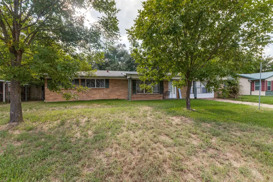 425 Lybrand Street, Wills Point, TX 75169 - #2