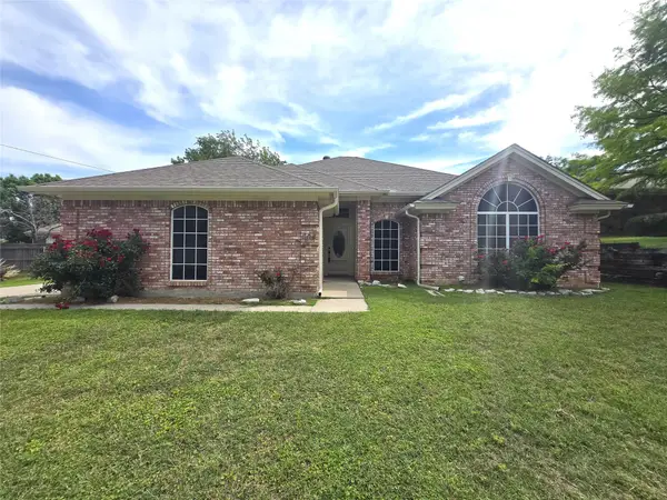 604 Valleyridge Court, Decatur, TX 76234