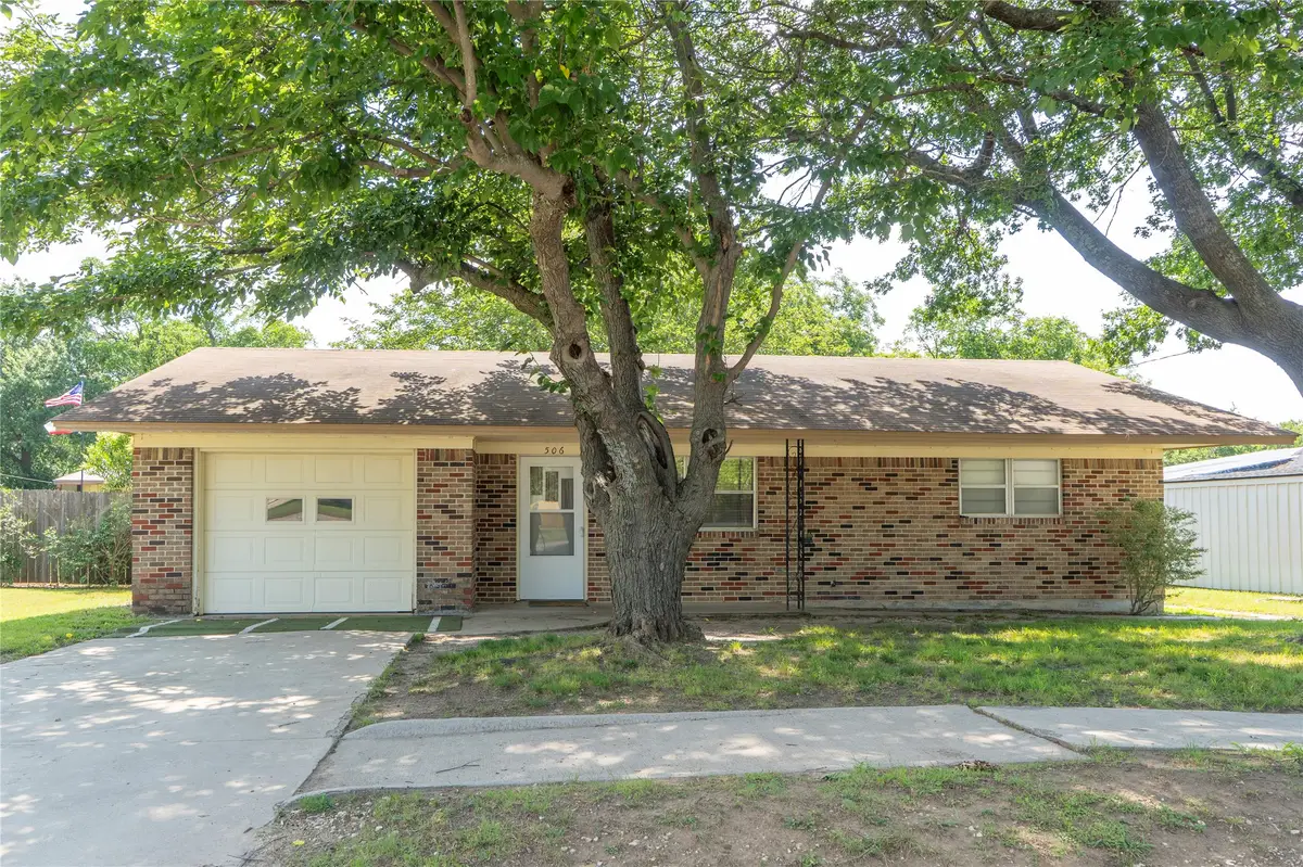 506 N Main Street, Muenster, TX 76252 - #1