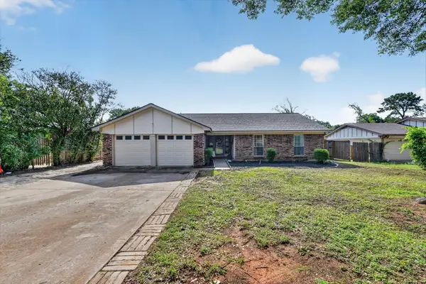6724 Bartay Drive, North Richland Hills, TX 76182