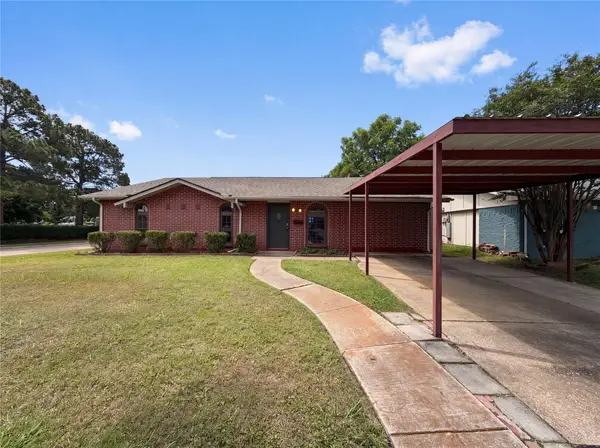 1102 Hillwood Drive, Lewisville, TX 75067