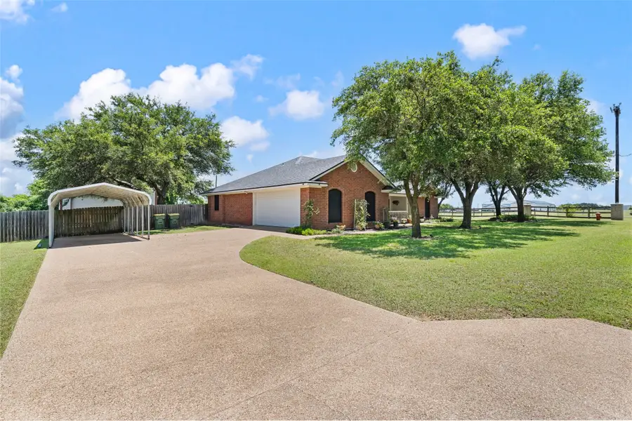100 Northern Star, Bruceville, TX 76630 - #2