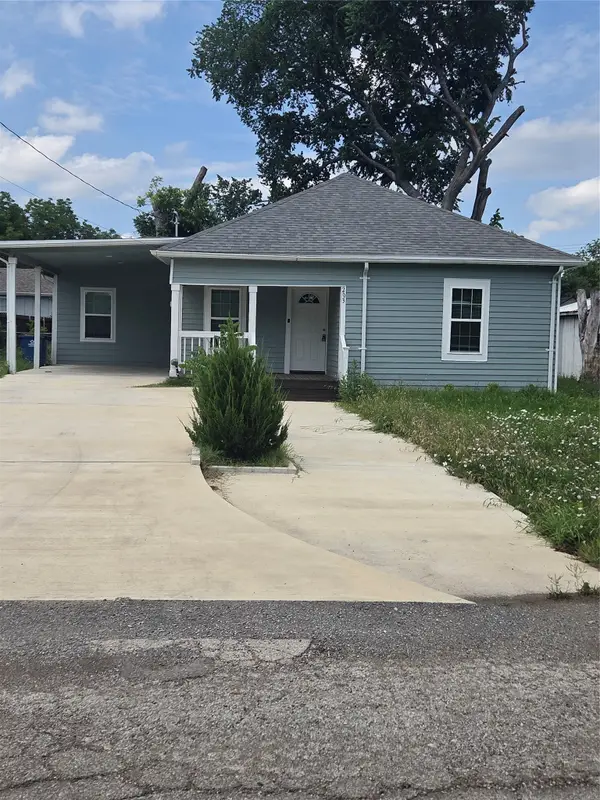 203 E Ann Street, Kaufman, TX 75142