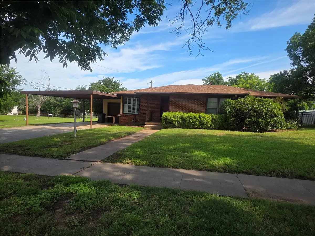 1213 Hillcrest Drive, Graham, TX 76450 - #1