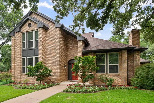 823 Kingston Drive, Mansfield, TX 76063