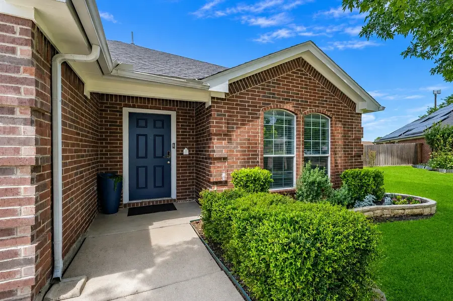 445 Vista Way Drive, Saginaw, TX 76179 - #2