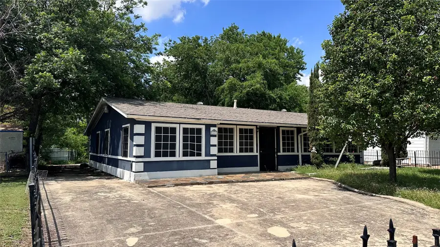 141 W Brownlee Avenue, Dallas, TX 75224 - #2