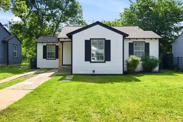 4909 Sandage Avenue, Fort Worth, TX 76115