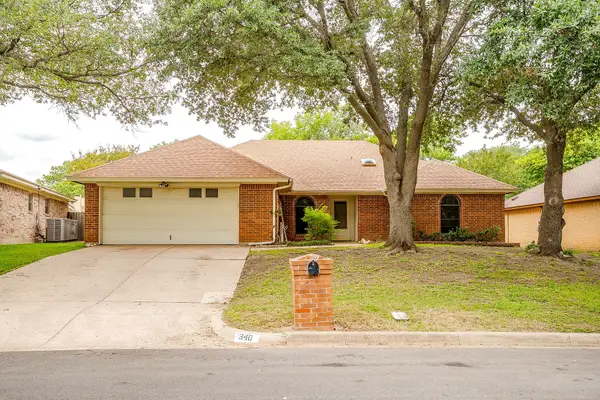 340 Grand Meadow Drive, Fort Worth, TX 76108