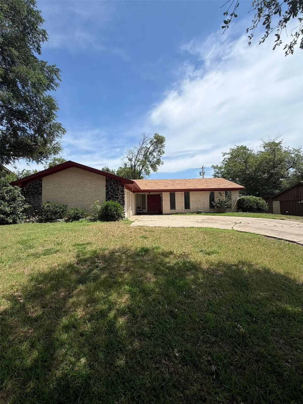 8012 Chapin Road, Benbrook, TX 76116 - #1