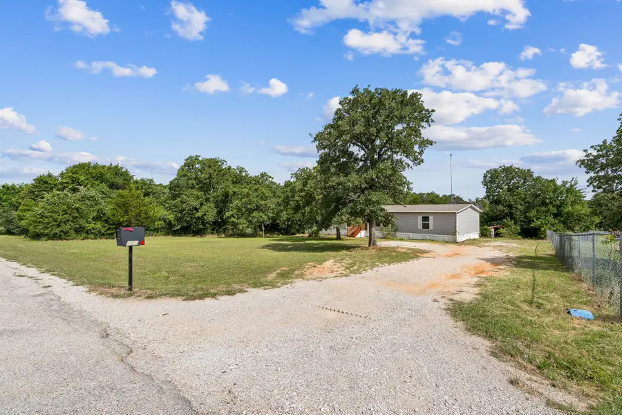 139 Cedar Drive, Azle, TX 76020 - #2