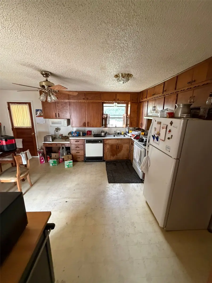 4405 Wayne Court N, Haltom City, TX 76117 - #2