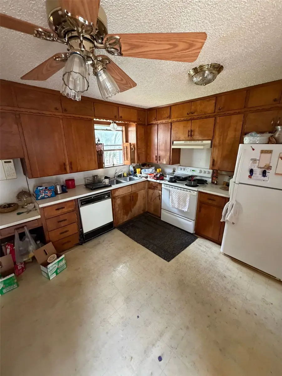 4405 Wayne Court N, Haltom City, TX 76117 - #3