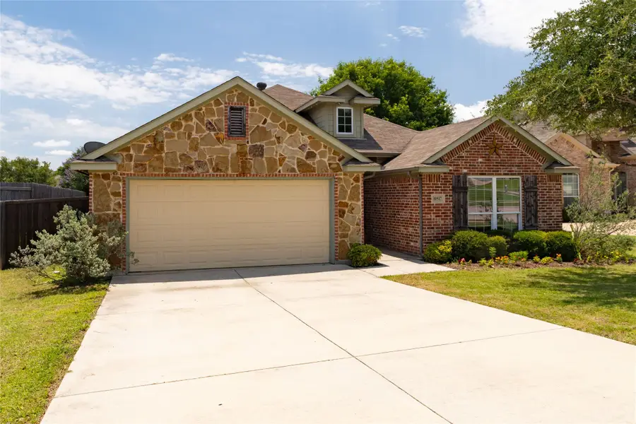 10517 N Haven Drive, Benbrook, TX 76126 - #2
