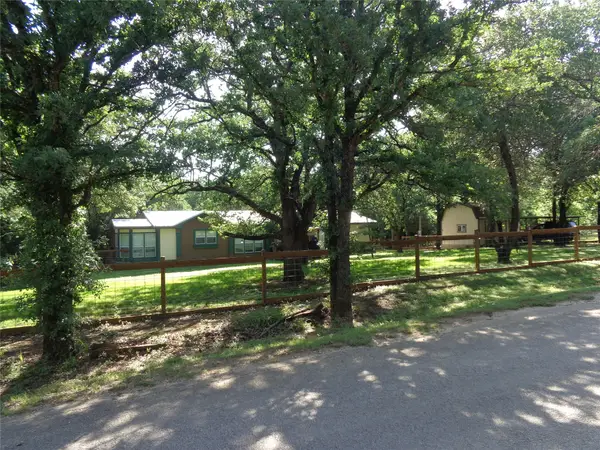 5525 Cedar Oaks Road, Grandview, TX 76050