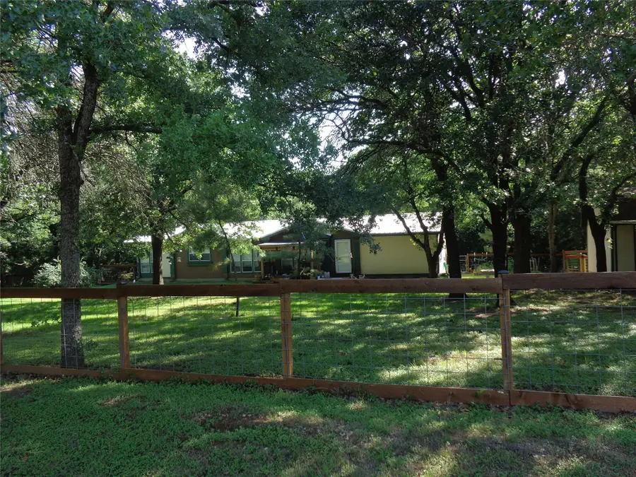 5525 Cedar Oaks Road, Grandview, TX 76050 - #3