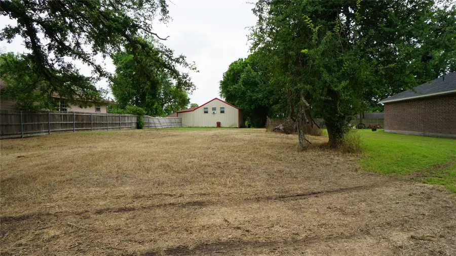 704 E 6th Street, Bonham, TX 75418 - #2