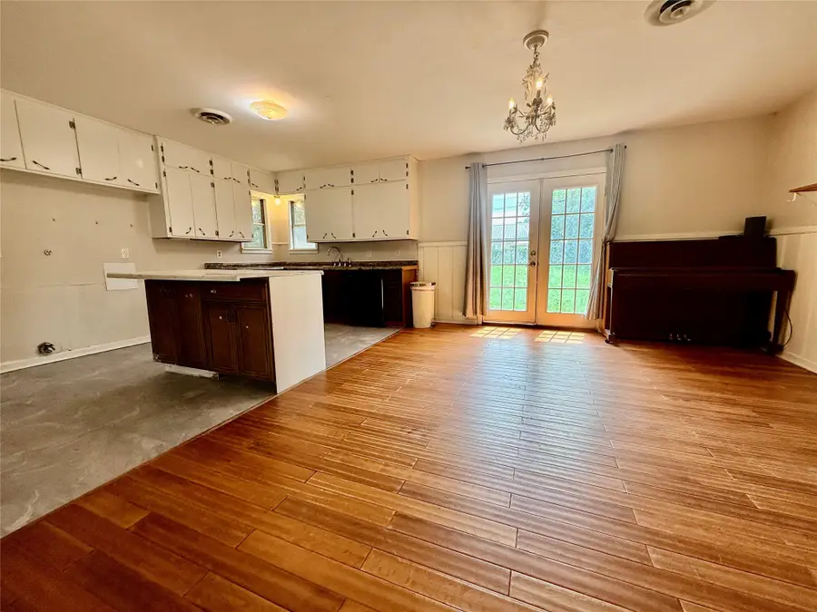 105 Ragland Street, Graham, TX 76450 - #3