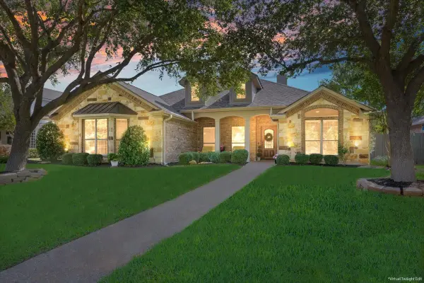 302 Edinburgh, Waco, TX 76712