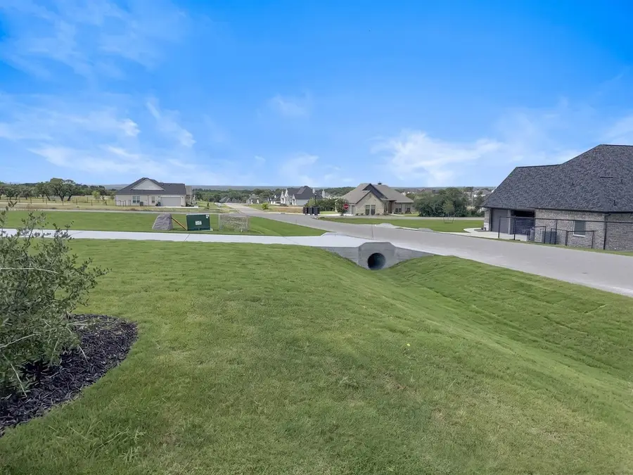 204 Slimp Bluff, Azle, TX 76020 - #2