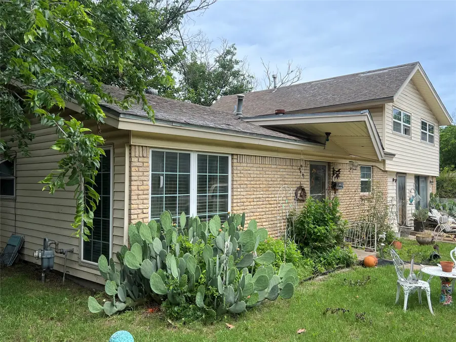 5001 Caroldean Court, Haltom City, TX 76117 - #2