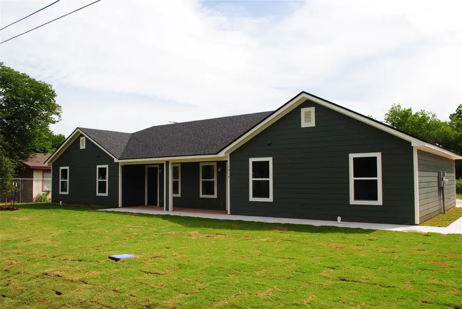 1517 Travis Street, Bellmead, TX 76705 - #2