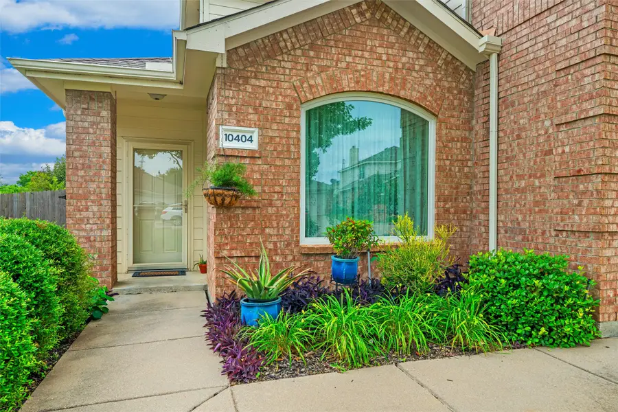 10404 Lake Brook Drive, Fort Worth, TX 76053 - #2