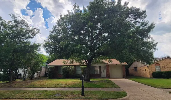 723 Briggs Street, Cedar Hill, TX 75104