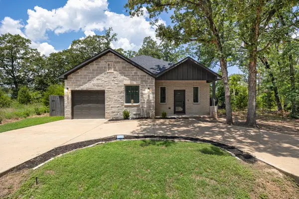 225 S Cherokee Shores Drive, Mabank, TX 75156