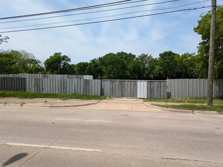 2437 Cedar Crest Boulevard, Dallas, TX 75203 - #2
