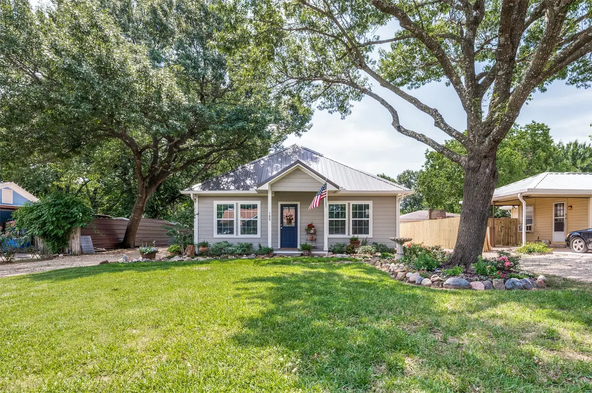 105 W Adkins Street, Seagoville, TX 75159 - #1