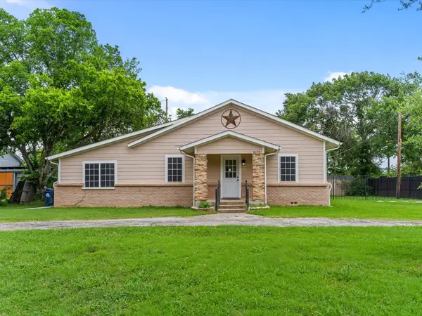 2673 S Bonnie Brae Street, Denton, TX 76207