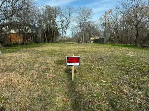 1625 E Leuda Street, Fort Worth, TX 76104