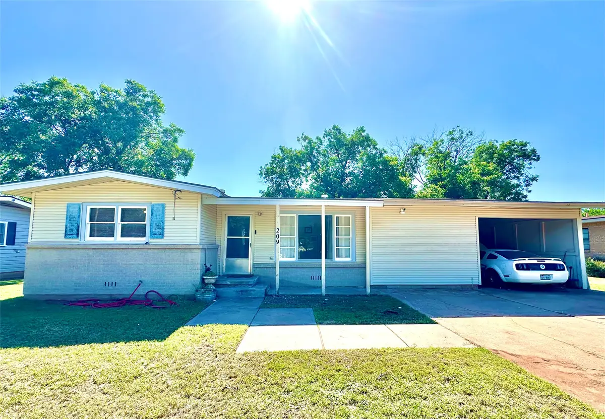 209 Laurel Drive, Winters, TX 79567 - #1