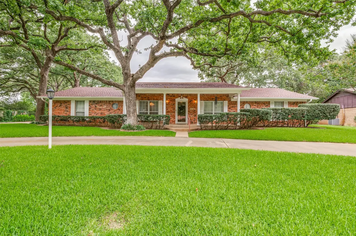 607 N Parkridge Drive, Mansfield, TX 76063 - #1