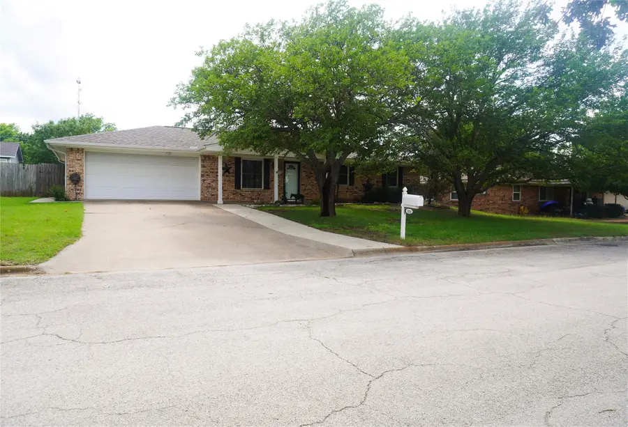 1304 Bellaire Street, Bowie, TX 76230 - #2