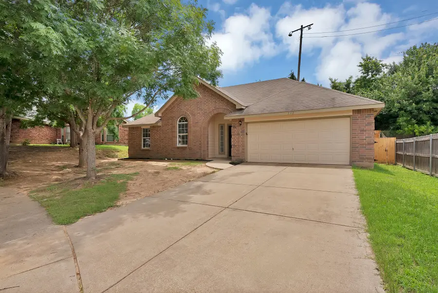 132 Parkwood Court, Azle, TX 76020 - #3