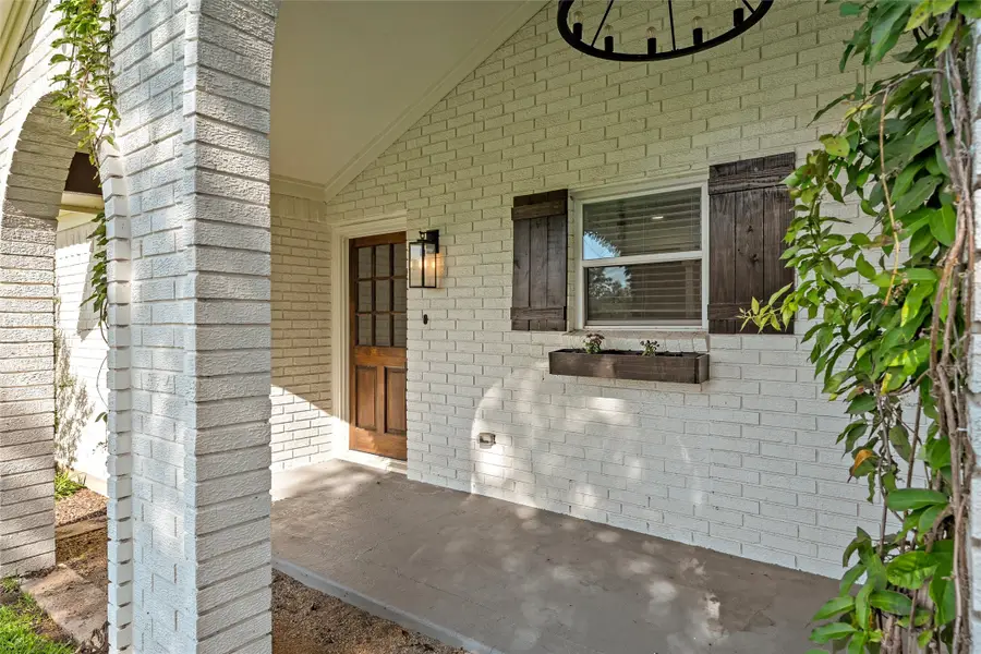 212 N Old Temple Road, Hewitt, TX 76643 - #2