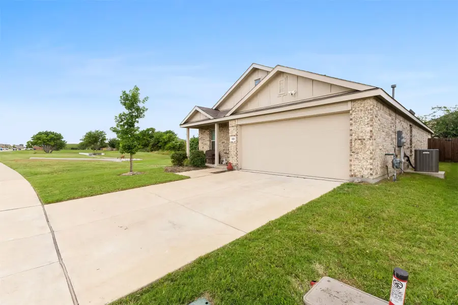 900 Odlozil Lane, Ennis, TX 75119 - #2