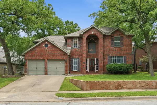 3528 Creekside Court, Bedford, TX 76021