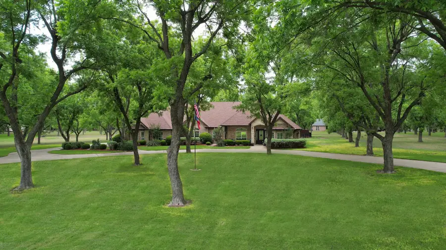 7402 Hampton Drive, Granbury, TX 76049 - #2