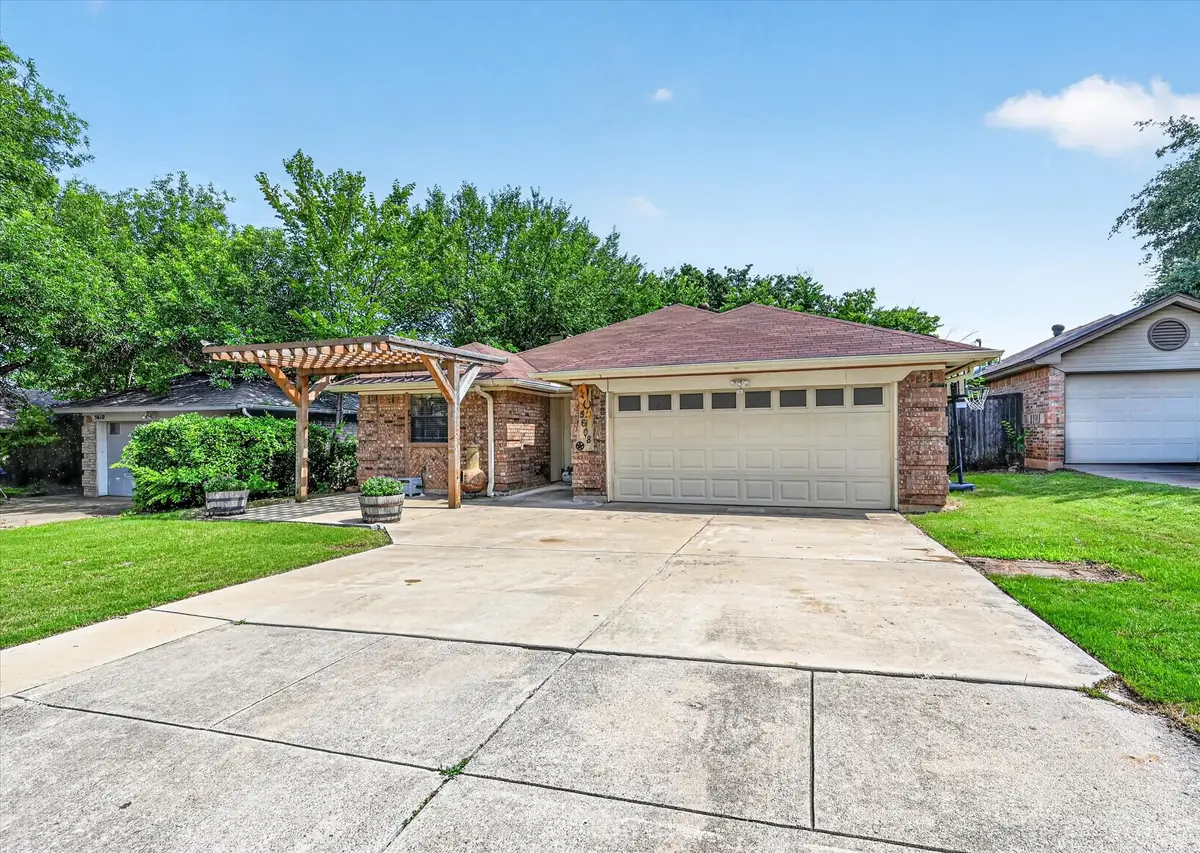 5608 Autumn Wheat Trail, Arlington, TX 76017 - #1