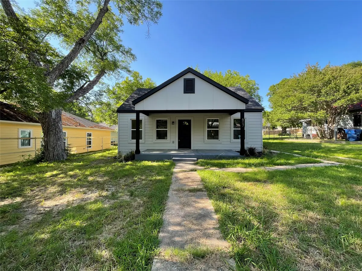 607 E Monterey Street, Denison, TX 75021 - #1