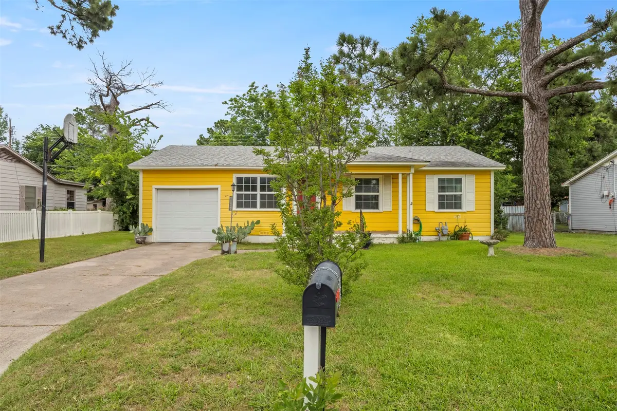 880 Volney Drive, Terrell, TX 75160 - #1