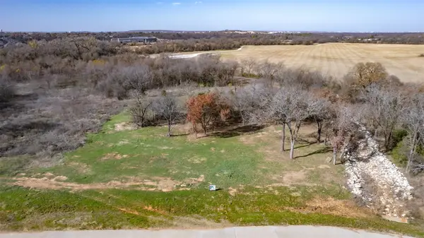 1665 Private, Burleson, TX 76028