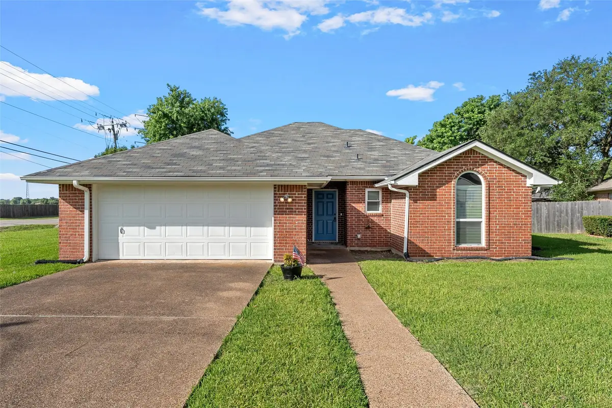 316 Evergreen Court, Hewitt, TX 76643 - #1