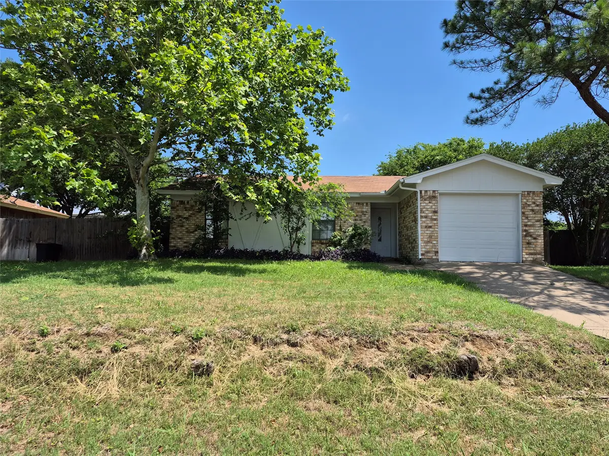 825 Springhill Drive, Burleson, TX 76028 - #1